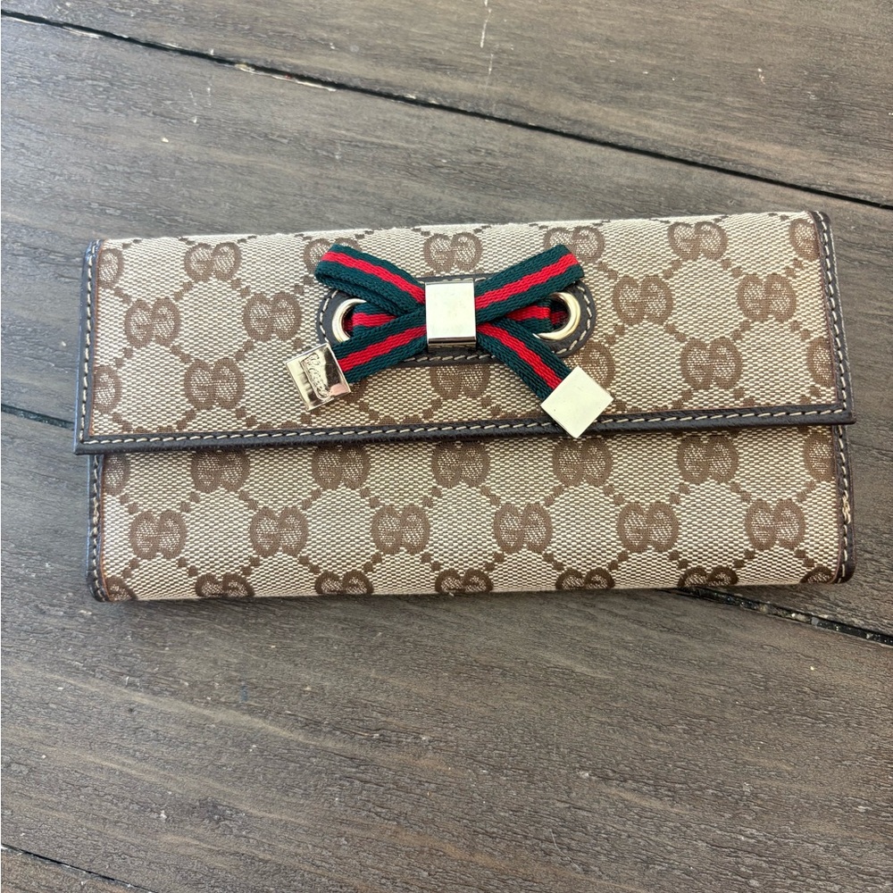 Gucci Beige and Brown Wallet with Signature Bow